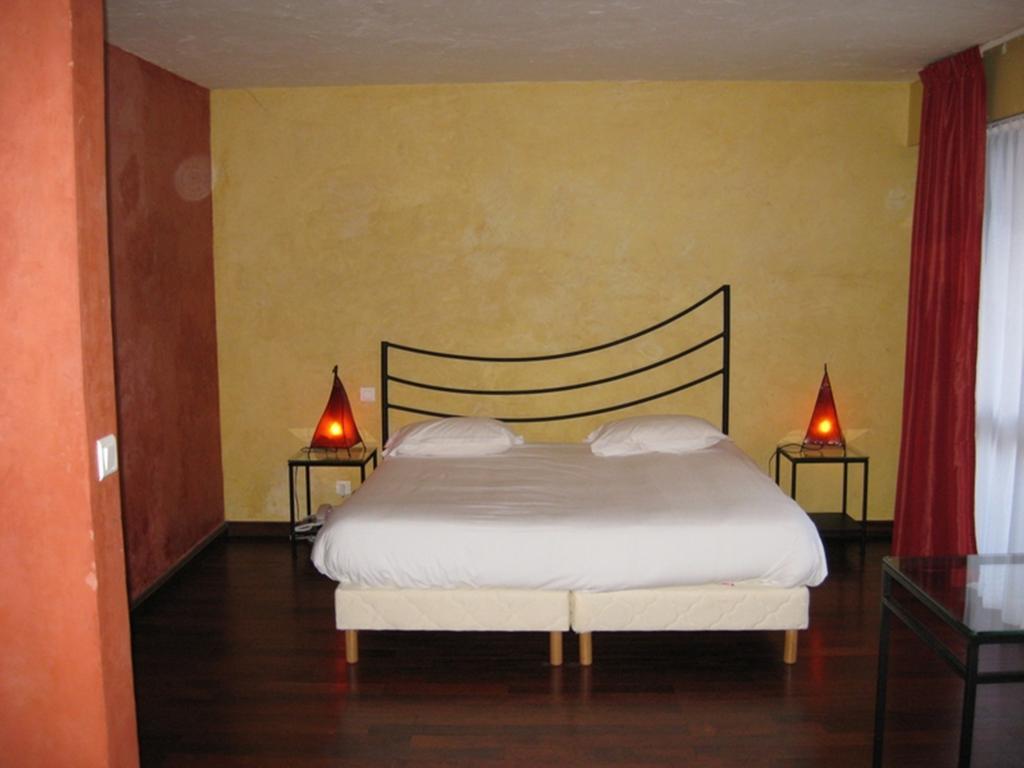 Hotel De La Gare 2*