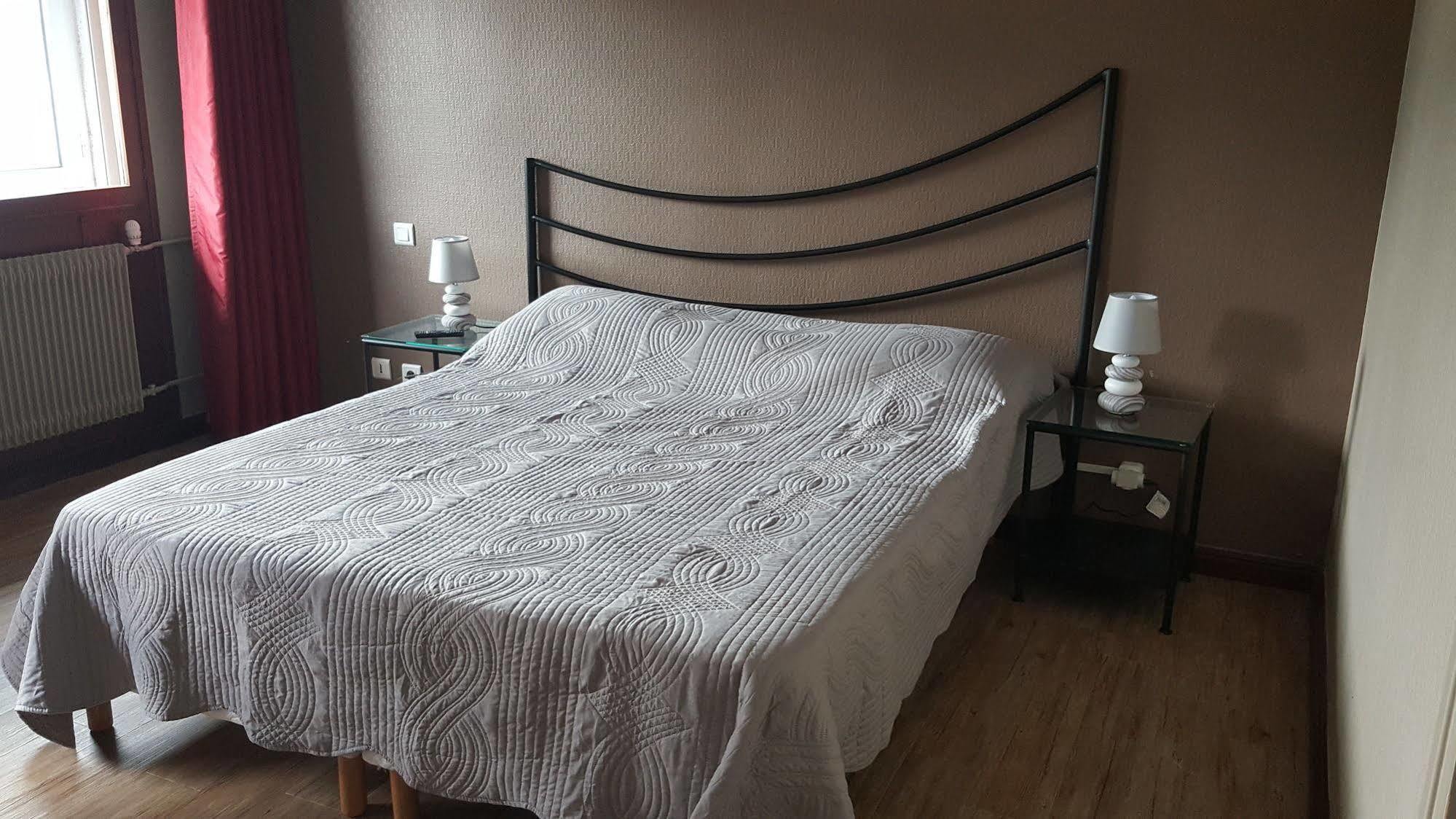 Hotel De La Gare 2*